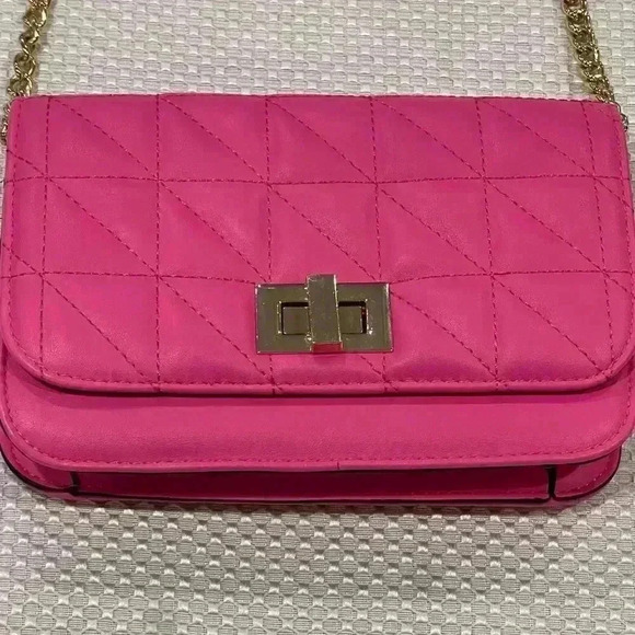 Aldo Hot Pink/Fuchsia quilted removable Gold Chain Turn Lock crossbody - Picture 7 of 11